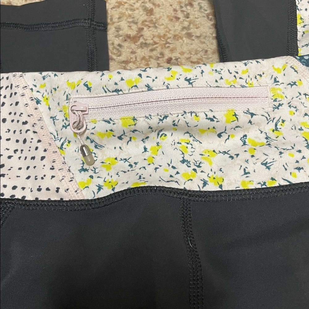 Lululemon capri length leggings - Picture 4 of 9